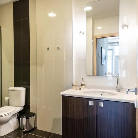 Villa Thomas House - Private Pool - Sleeps 6 *