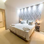 Thomas House - Private Pool - Sleeps 6 *