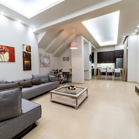 Thomas House - Private Pool - Sleeps 6 * 赫索尼索斯