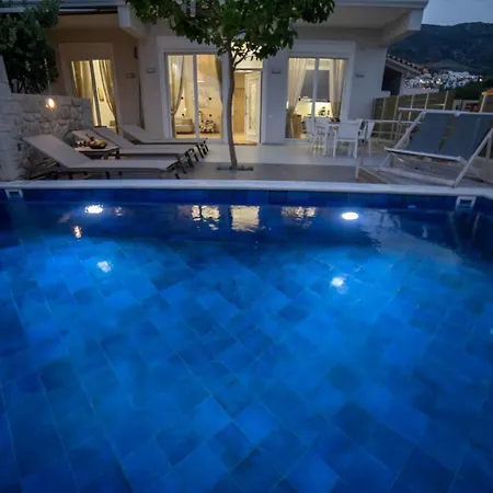 Villa Thomas House - Private Pool - Sleeps 6
