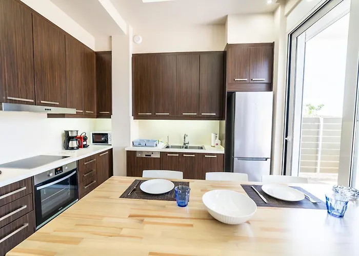 Thomas House - Private Pool - Sleeps 6 * 赫索尼索斯