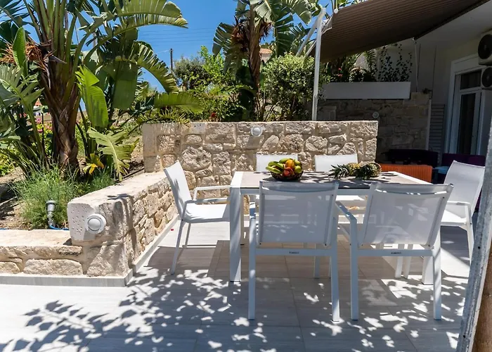 Villa Thomas House - Private Pool - Sleeps 6 Chersonissos