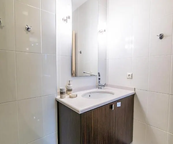 Thomas House - Private Pool - Sleeps 6 וילה הרסוניסוס