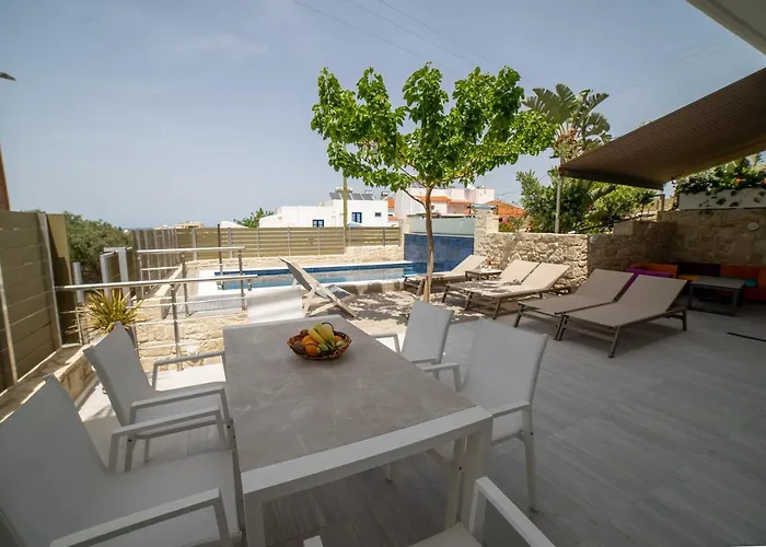 Thomas House - Private Pool - Sleeps 6 וילה הרסוניסוס